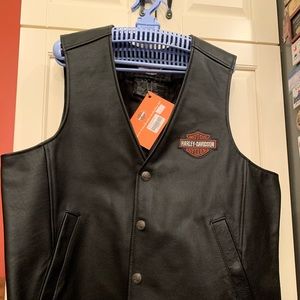 Men’s leather vest